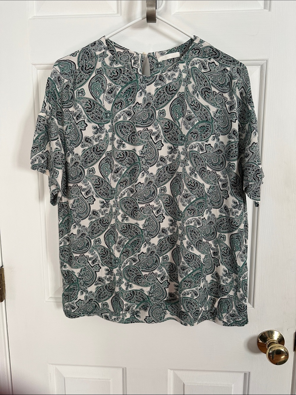 H&M White and Green Paisley Short Sleeve Blouse